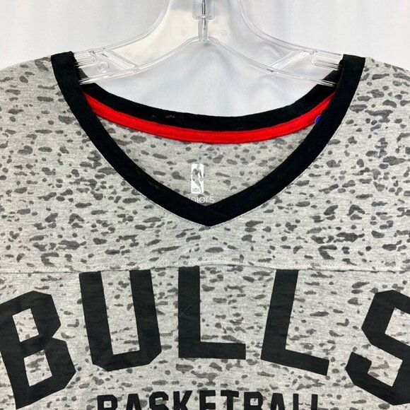 Chicago Bulls NBA Womens T-shirt Multicolor Gray Short Sleeve V-Neck Juniors L - Picture 3 of 11